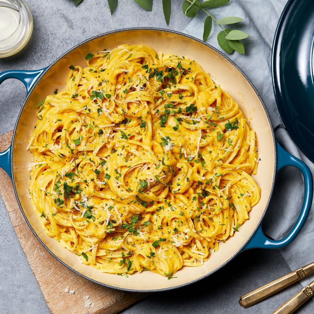 Le Creuset Signature Cast Iron Shallow Casserole 30cm - Image 2