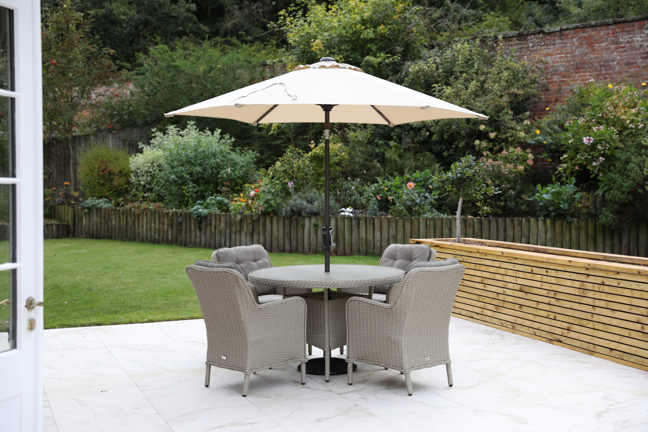 Cassano 4 Seater Round Dining Set