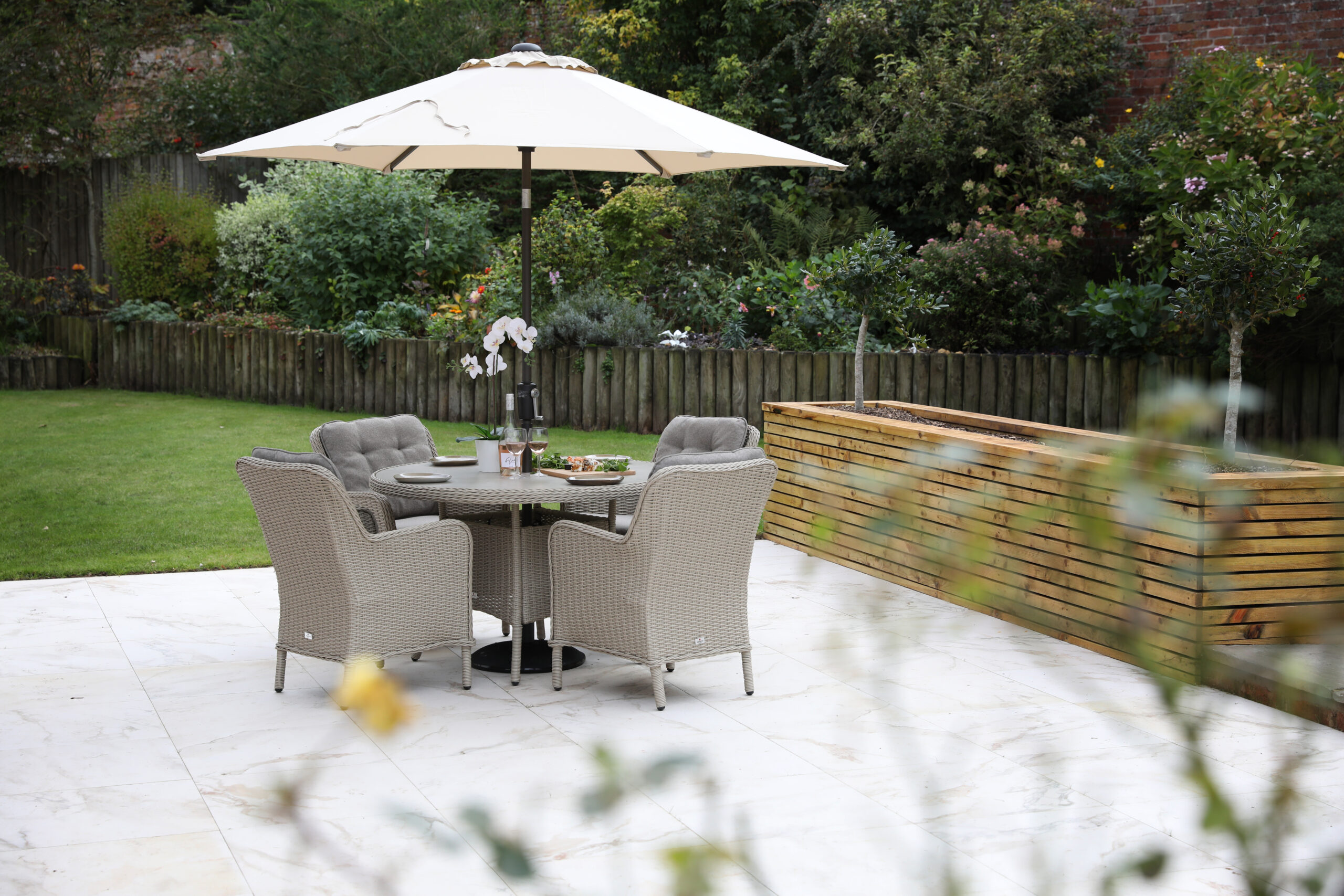 Cassano 4 Seater Round Dining Set - Image 2