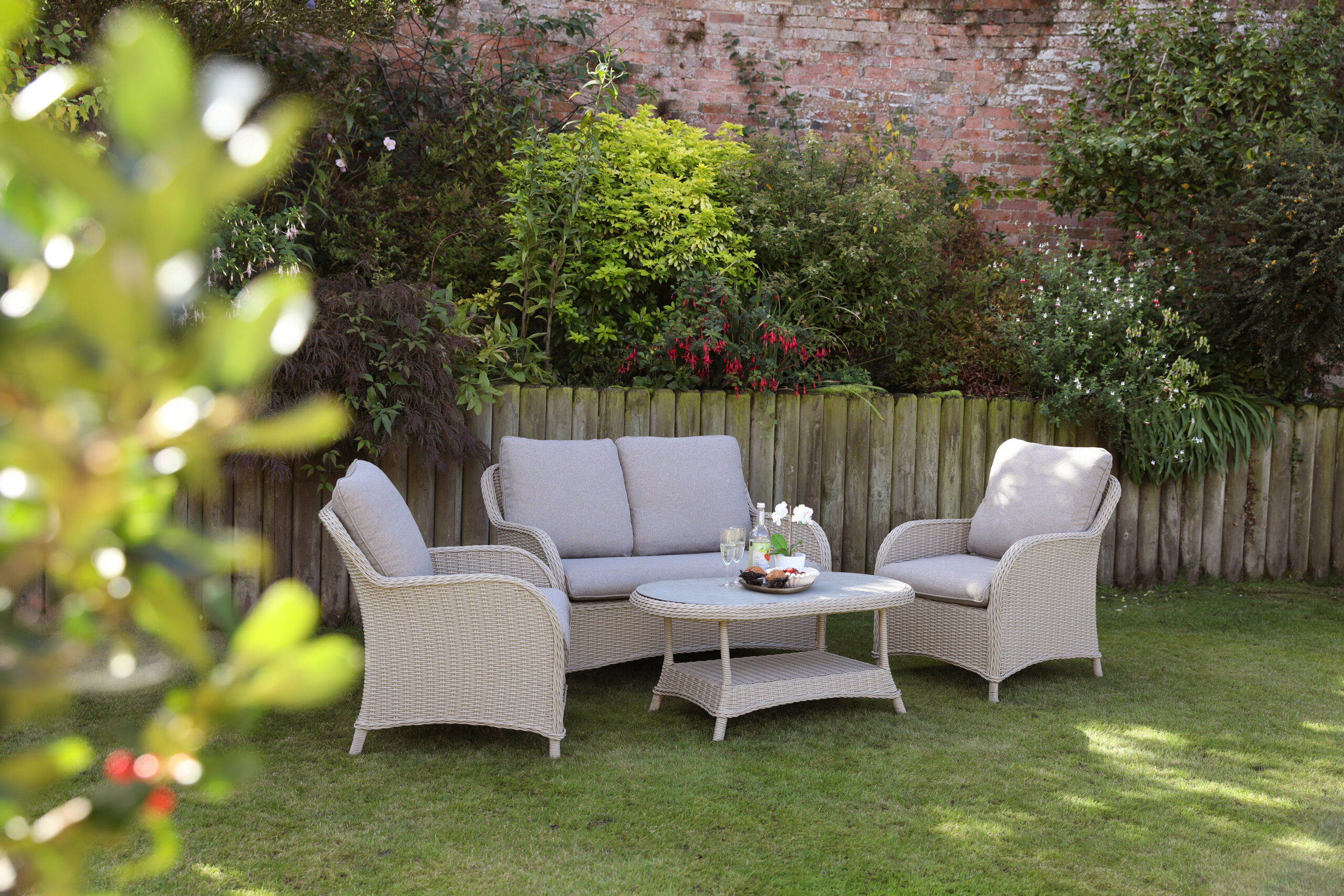 Cassano Lounge Set with Rectangular Coffee Table - Image 3